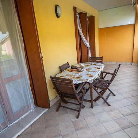 Garden Residence Appartamento Con Terrazzo E Piscina Desenzano del Garda Exterior foto