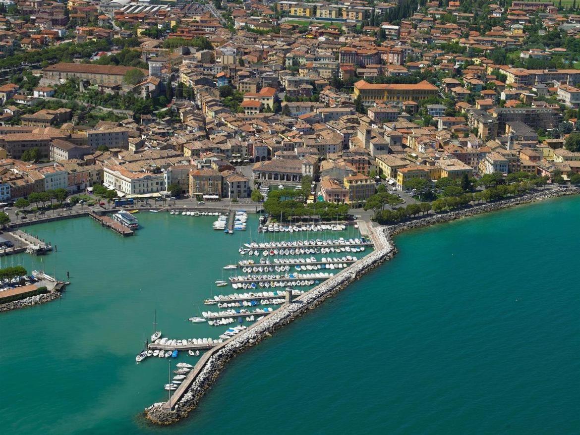 Apartment Garden Con Terrazzo E Piscina Desenzano del Garda
