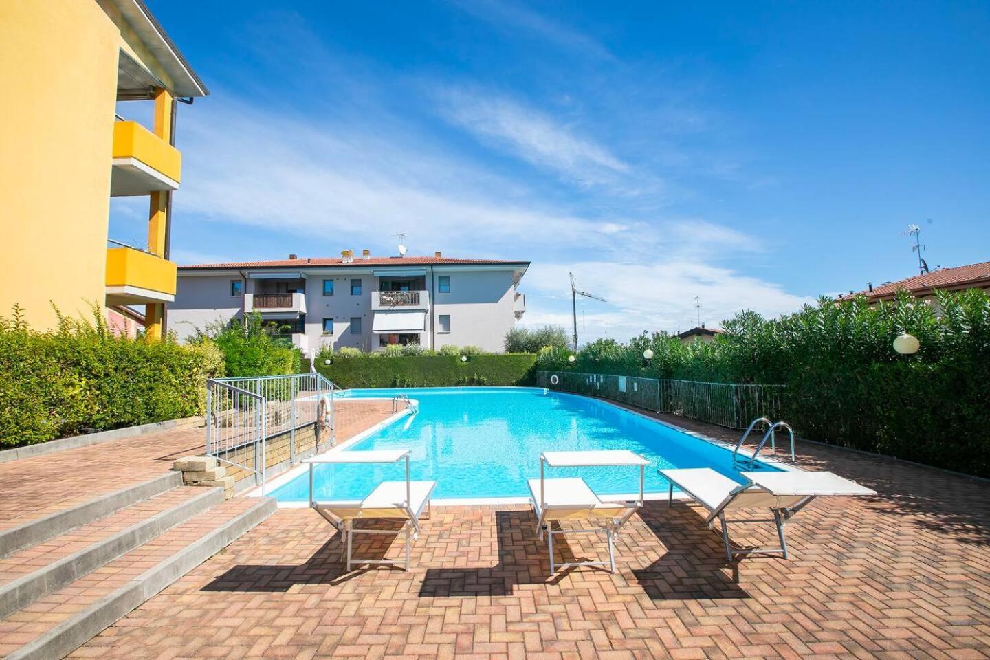 Garden Con Terrazzo E Piscina * Desenzano del Garda