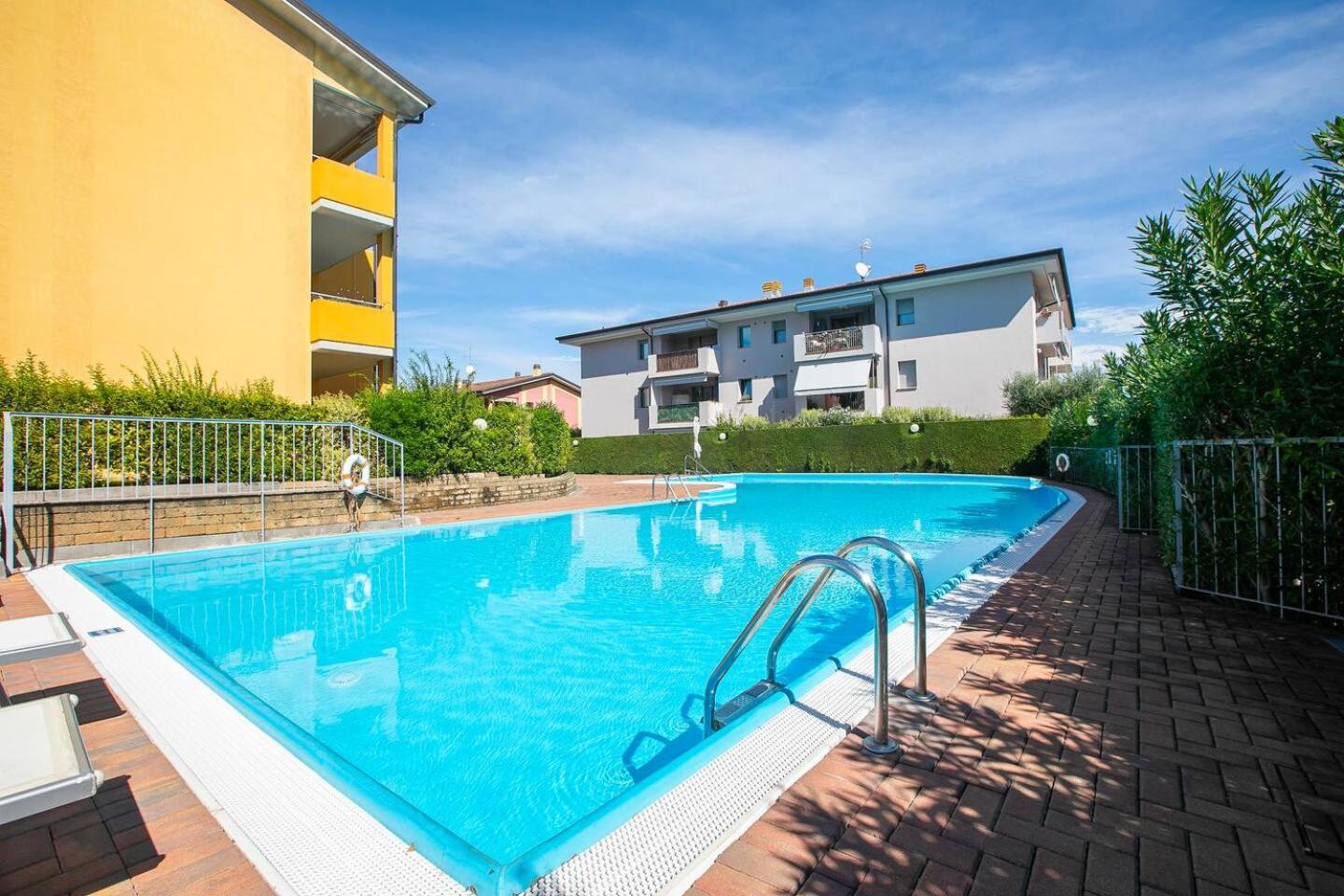 Garden Con Terrazzo E Piscina Desenzano del Garda